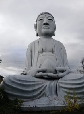 謎の大仏に歴史あり！【布袋の大仏】 | 店員の日常 | ヴィレッジヴァン
